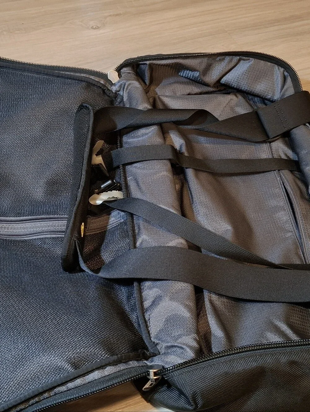 Timbuk2 black messenger
